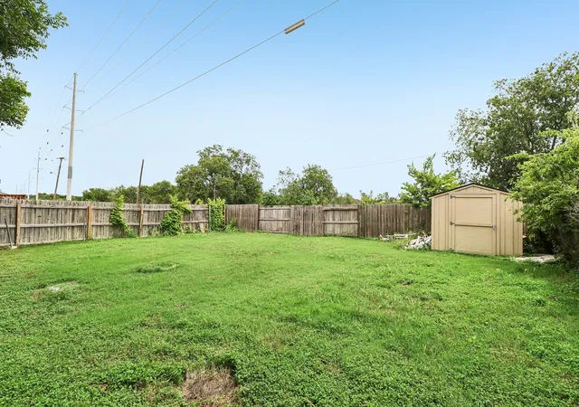 31st image of 606 E Pecan St, Taylor, TX 76574 | MLS# 4270620