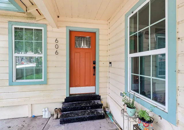 4th image of 606 E Pecan St, Taylor, TX 76574 | MLS# 4270620
