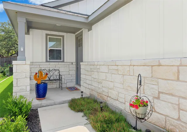 Photo 3 of Single family home for sale at 746 Livewater Ln, Georgetown, TX 78633 | MLS# 7208664 | Listing updated on 2026-08-27