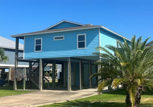 Photo 1 of Single family home for sale at 105 Pelican St, Port O'connor, TX 77982 | MLS# 6221325 | Listing updated on 2026-08-28