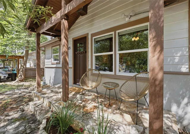 Photo 3 of Single family home for sale at 2113 Oxford Ave, Austin, TX 78704 | MLS# 1617094 | Listing updated on 2026-09-03