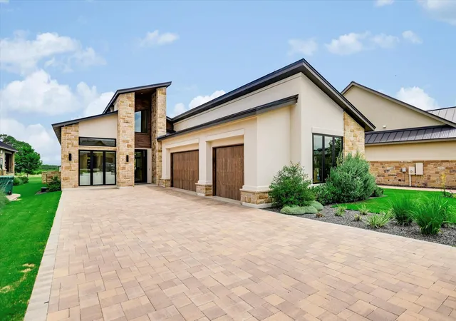 3rd image of 130 Azalea Loop, Horseshoe Bay, TX 78657 | MLS# 5179188