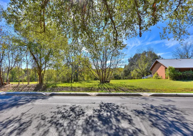 Photo 3 of Land for sale at 210 E Morrow St, Georgetown, TX 78626 | MLS# 5513358 | Listing updated on 2026-06-19