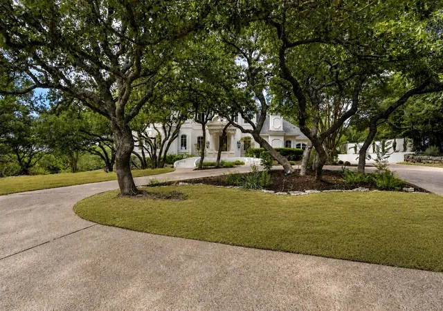 Photo 2 of Single family home for sale at 3735 Lost Crk Blvd, Austin, TX 78735 | MLS# 4929454 | Listing updated on 2026-10-25