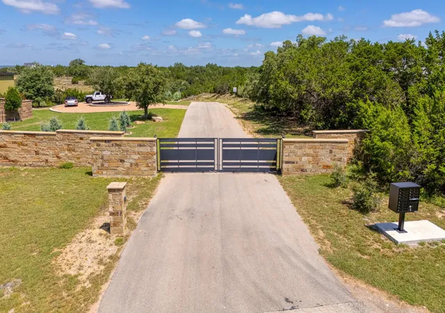 3rd image of 348 Vail River Rd, Dripping Springs, TX 78620 | MLS# 1948510