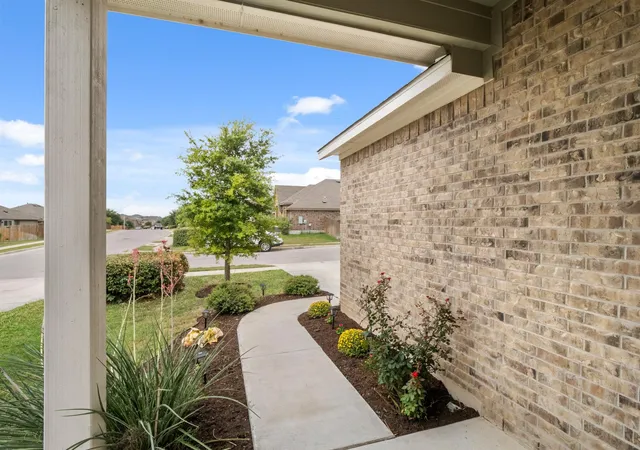 Photo 4 of Single family home for sale at 574 W Nautical Loop, Kyle, TX 78640 | MLS# 4719224 | Listing updated on 2026-09-24