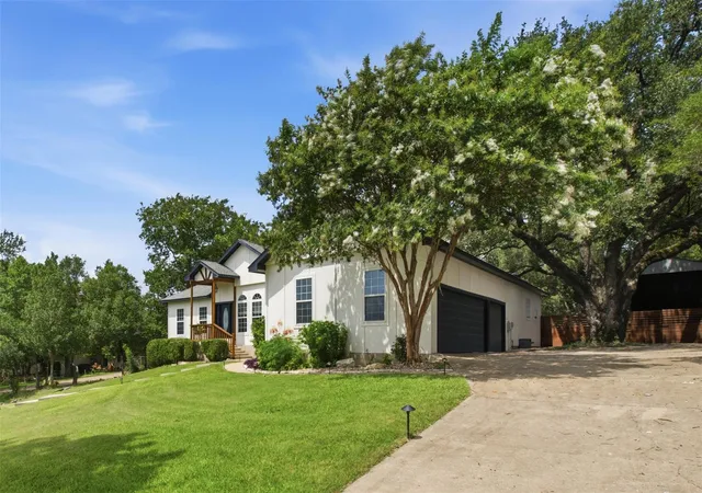 Homes for sale in Buda, TX | 12714 Eagle Nest Dr, Buda, TX 78610 | MLS# 2424105