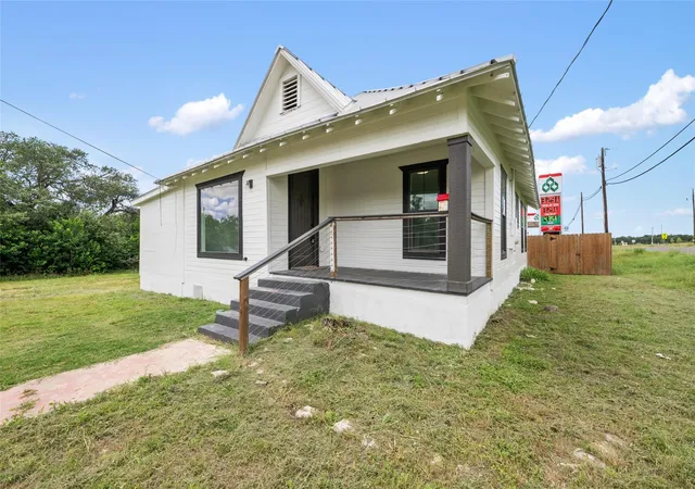 Homes for sale in Florence, TX | 100 W Caskey St, Florence, TX 76527 | MLS# 7729807