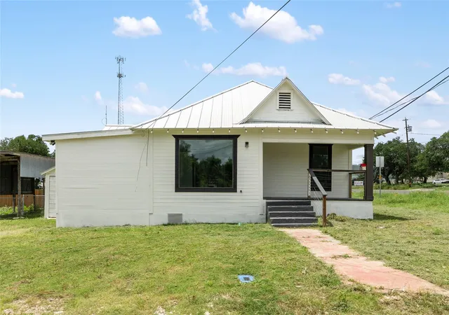 Homes for sale in Florence, TX | 100 W Caskey St, Florence, TX 76527 | MLS# 7729807