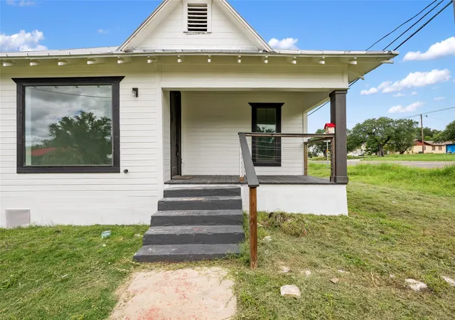 5th image of 100 W Caskey St, Florence, TX 76527 | MLS# 7729807