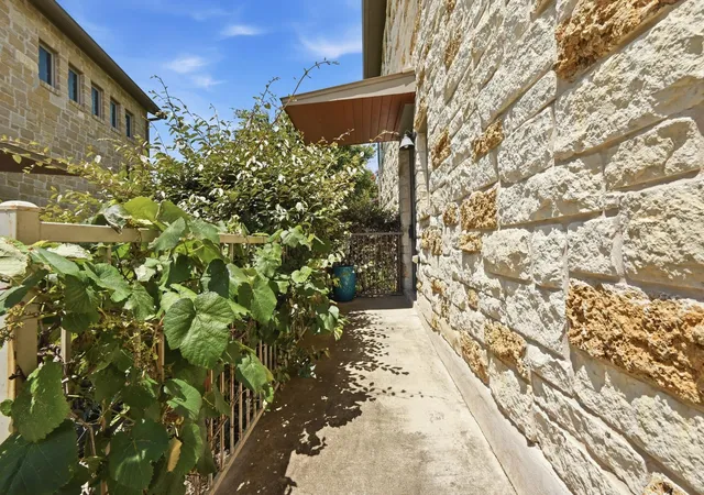 Homes for sale in Buda, TX | 592 Fm 967 #B, Buda, TX 78610 | MLS# 1174151