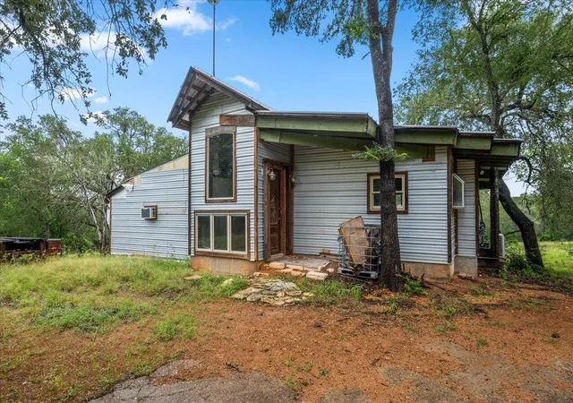 2nd image of 200 Desiderata Dr, Smithville, TX 78957 | MLS# 9133323