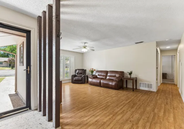 Photo 3 of Sale Pending at 1508 Glen Burnie Dr, Cedar Park, TX 78613 | MLS# 4286805 | Listing updated on 2026-10-06