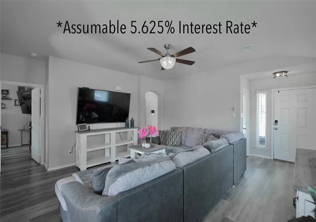 Photo 1 of Single family home for sale at 1041 Dumfries Dr, Seguin, TX 78155 | MLS# 9170020 | Listing updated on 2026-08-11
