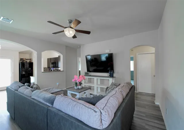 Photo 2 of Single family home for sale at 1041 Dumfries Dr, Seguin, TX 78155 | MLS# 9170020 | Listing updated on 2026-08-11