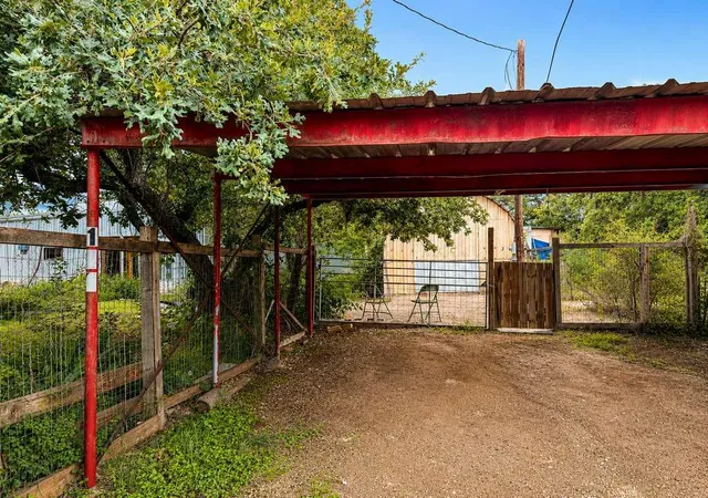 Homes for sale in Marble Falls, TX | 128 E Castlewood Dr, Marble Falls, TX 78654 | MLS# 7990889