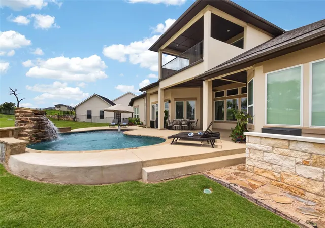 Photo 4 of Single family home for sale at 104 Far Meadow Dr, Kingsland, TX 78639 | MLS# 6156970 | Listing updated on 2026-10-10