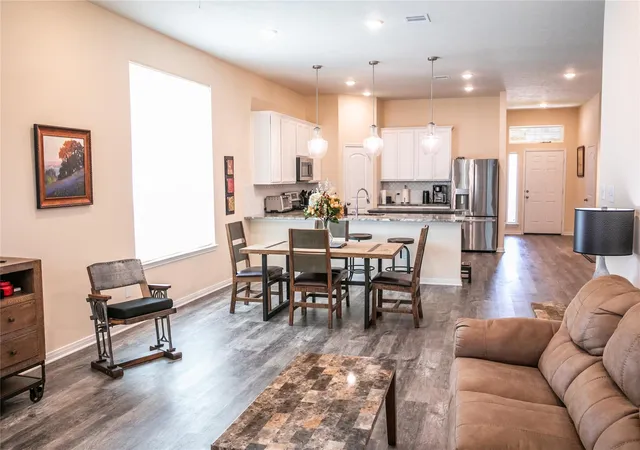 4th image of 2010 Winepress Rd, Brenham, TX 77833 | MLS# 6063673