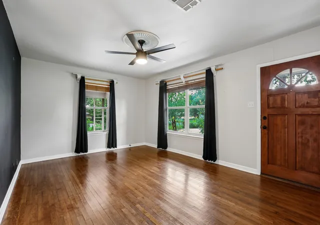 5th image of 1114 W W 2Nd St, Elgin, TX 78621 | MLS# 8045317
