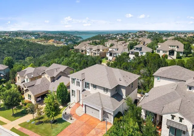 Photo 1 of Sale Pending at 205 Woodlands Ct, Lakeway, TX 78738 | MLS# 1686305 | Listing updated on 2026-08-31