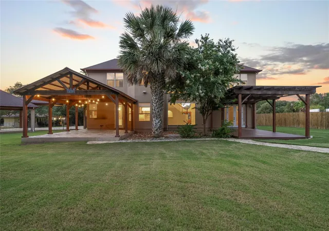1st image of 17 Horseshoe Ct, New Braunfels, TX 78132 | MLS# 5645011