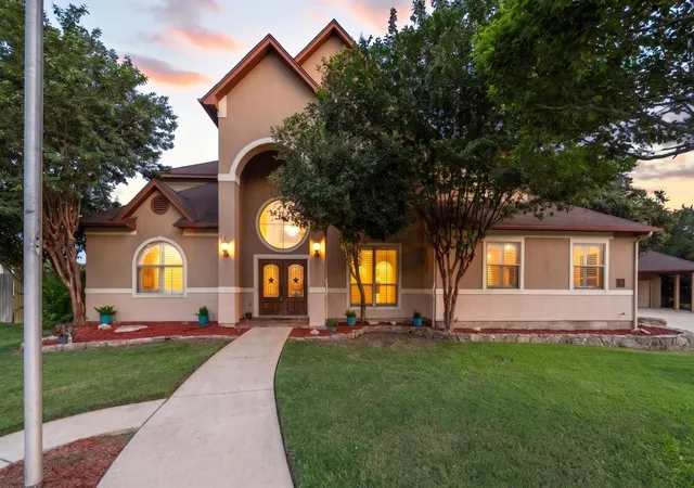 2nd image of 17 Horseshoe Ct, New Braunfels, TX 78132 | MLS# 5645011