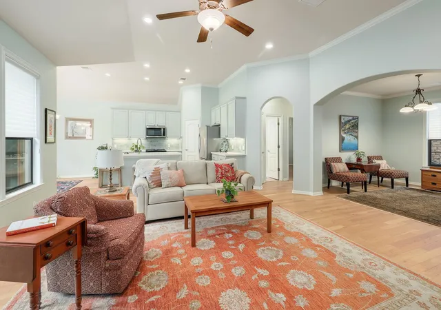 Listing Photo 5 - Condo for sale in building located at 4205 Dot Dr, Austin, TX 78727