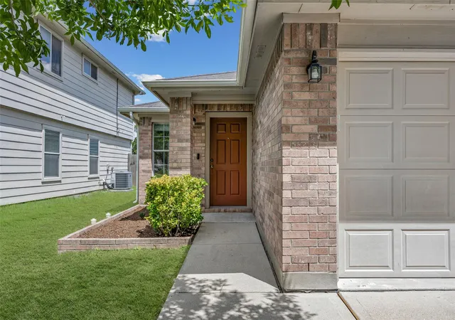 Photo 2 of Single family home for sale at 11509 Autumn Ash Dr, Manchaca, TX 78652 | MLS# 5219644 | Listing updated on 2026-09-22