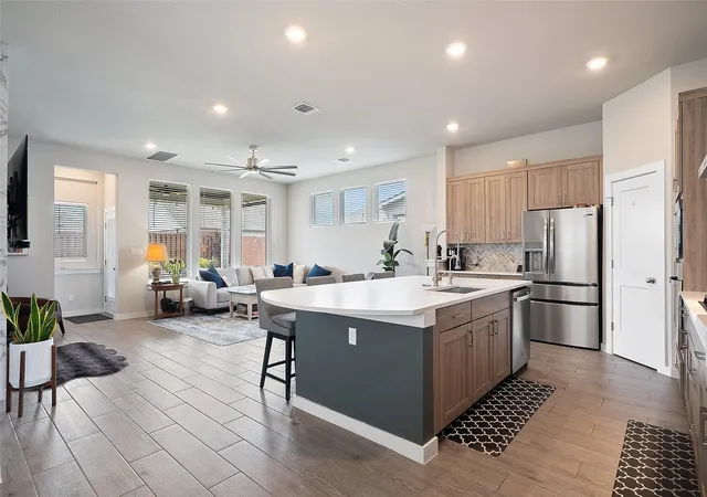 5th image of 1112 Bluewood Bnd, Leander, TX 78641 | MLS# 1786951