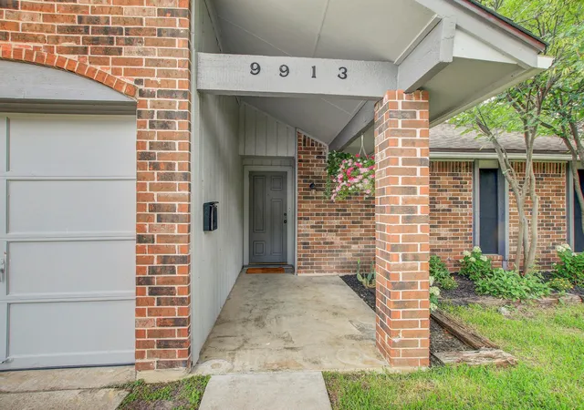 Photo 3 of Single family home for sale at 9913 Oak Holw Dr, Austin, TX 78758 | MLS# 3211877 | Listing updated on 2026-09-15
