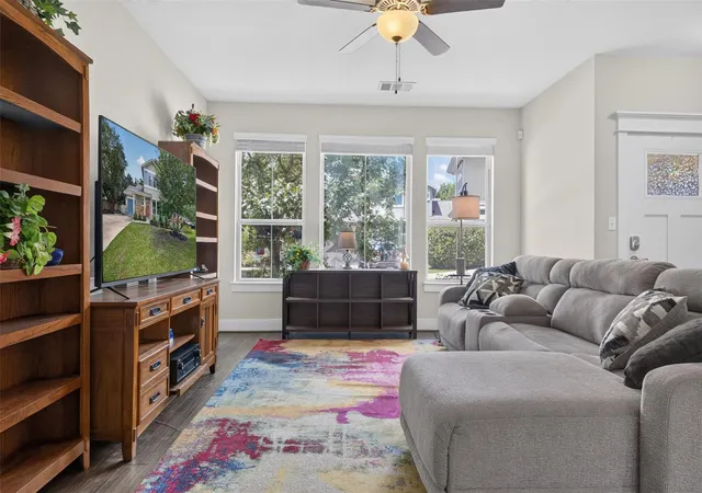 Listing Photo 5 - Condo for sale in building located at 710 Arrow Pt Dr, Cedar Park, TX 78613 - Unit #18