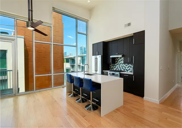 3rd image of 1600 Barton Springs Rd #5601, Austin, TX 78704 | MLS# 3878803