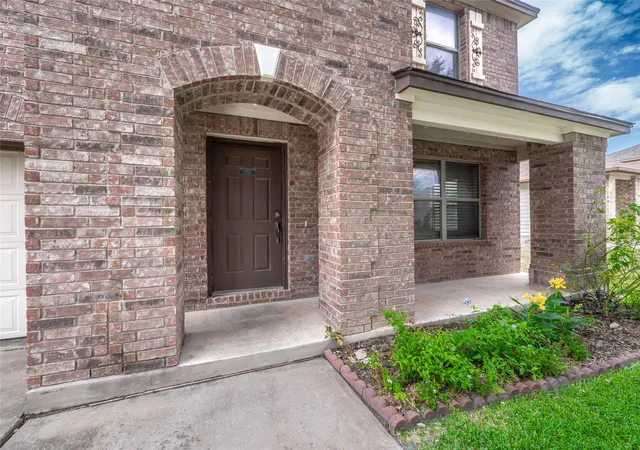 Photo 2 of Single family home for sale at 4912 Woodstock Dr, Georgetown, TX 78633 | MLS# 9862420 | Listing updated on 2026-09-27