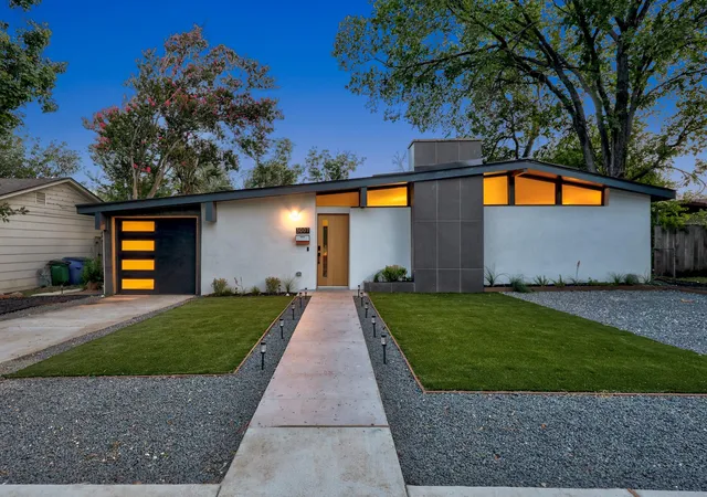 Photo 1 of Single family home for sale at 3007 Village Dr, Austin, TX 78731 | MLS# 2882517 | Listing updated on 2026-09-18