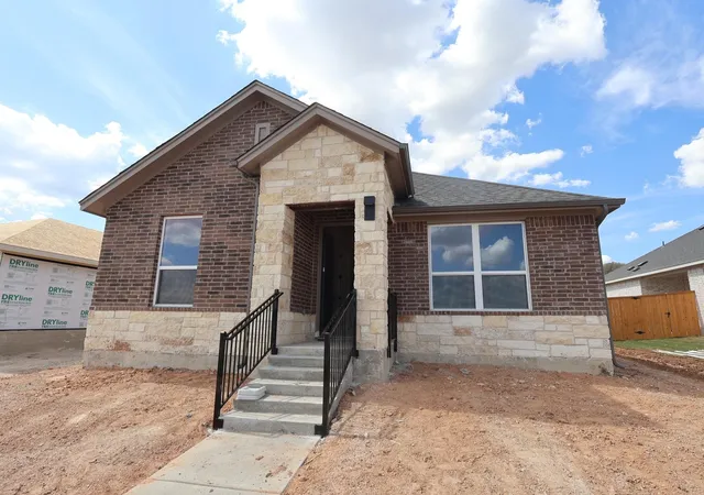 Photo 2 of Single family home for sale at 609 Clarissa St, Buda, TX 78610 | MLS# 2686860 | Listing updated on 2026-10-05