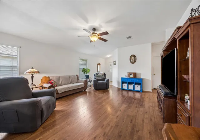 Photo 4 of Single family home for sale at 116 Quail Holw Dr, Hutto, TX 78634 | MLS# 9493967 | Listing updated on 2026-08-16