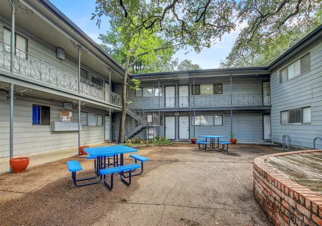 2nd image of 803 W 28Th St #206, Austin, TX 78705 | MLS# 2582004