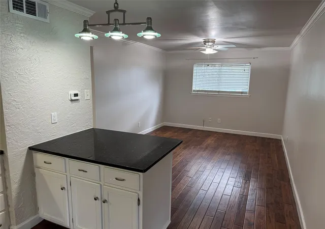3rd image of 803 W 28Th St #206, Austin, TX 78705 | MLS# 2582004
