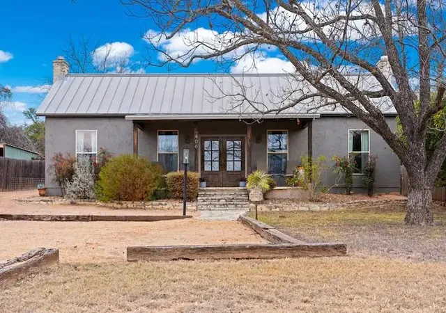 4th image of 406 Cross Mountain Dr, Fredericksburg, TX 78624 | MLS# 6877801