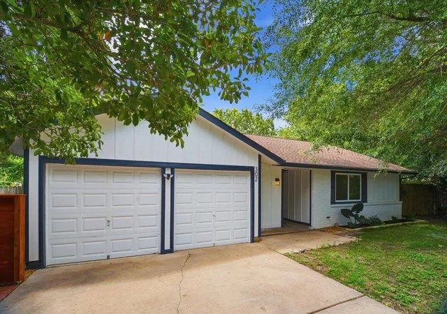 Photo 2 of Sale Pending at 302 Shadow Bnd Cv, Austin, TX 78745 | MLS# 3829114 | Listing updated on 2026-10-06