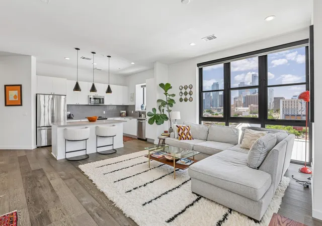 3rd image of 800 Embassy Dr #319, Austin, TX 78702 | MLS# 8880148