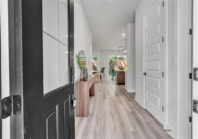 5th image of 1808 Holly St, Austin, TX 78702 | MLS# 8048648