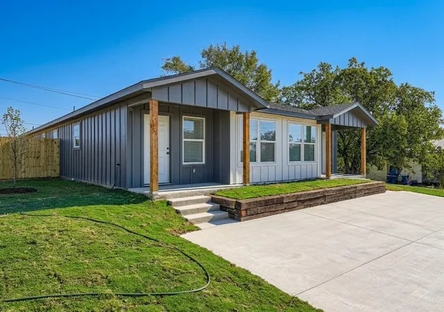 1st image of 113 Fisher St #A & B, Elgin, TX 78621 | MLS# 8392764