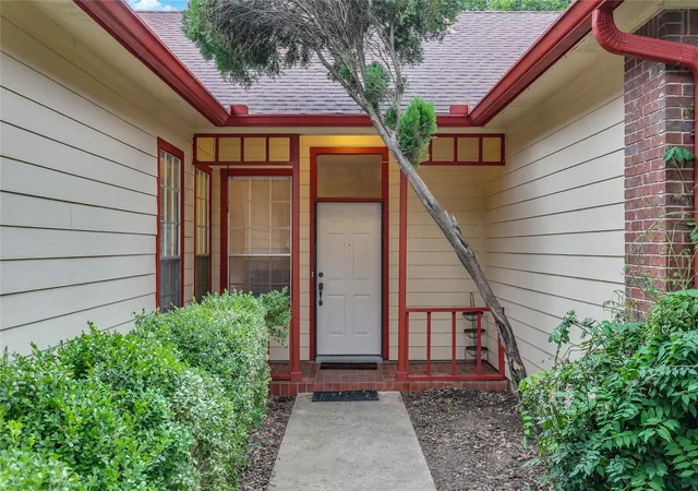 Photo 4 of Single family home for sale at 12610 Dove Valley Trl, Austin, TX 78729 | MLS# 2708224 | Listing updated on 2026-09-23