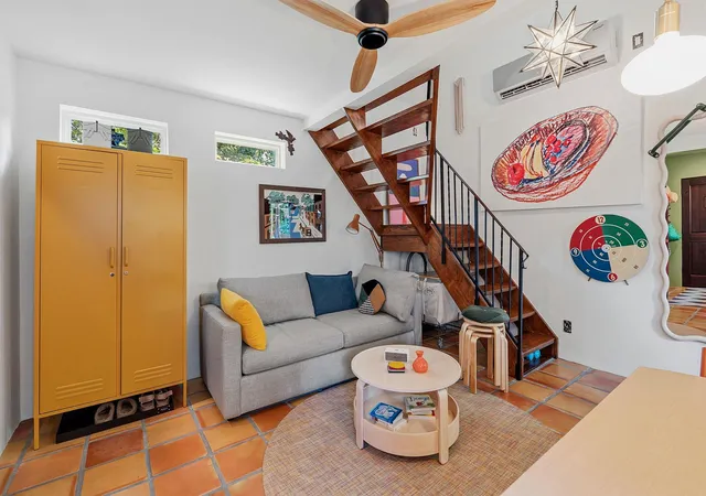 image of 2519 E 4Th St, Austin, TX 78702