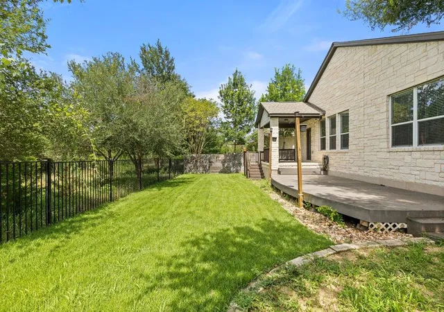 Photo 4 of Single family home for sale at 11521 Cherisse Dr, Austin, TX 78739 | MLS# 7821055 | Listing updated on 2026-09-19
