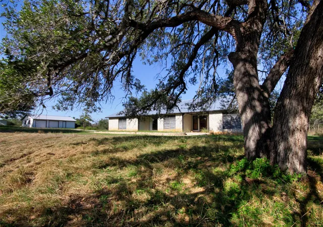4th image of 132 Offer Ln, Llano, TX 78643 | MLS# 6171237