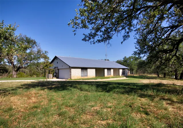 5th image of 132 Offer Ln, Llano, TX 78643 | MLS# 6171237