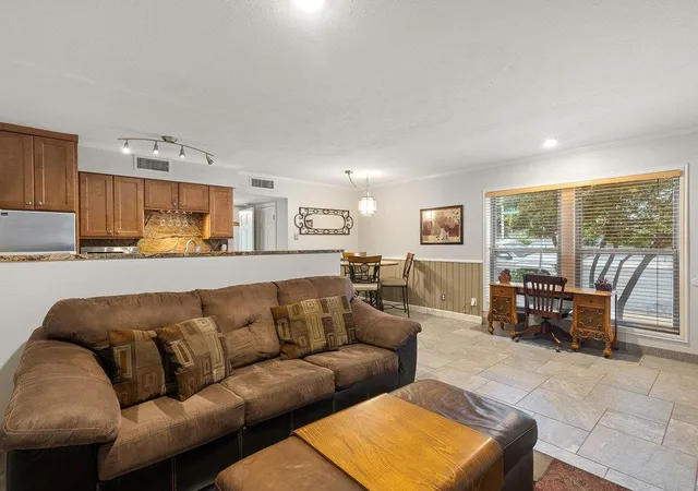 Photo 3 of Condo for sale at 505 W 7th St #115, Austin, TX 78701 | MLS# 5384911 | Listing updated on 2026-10-05
