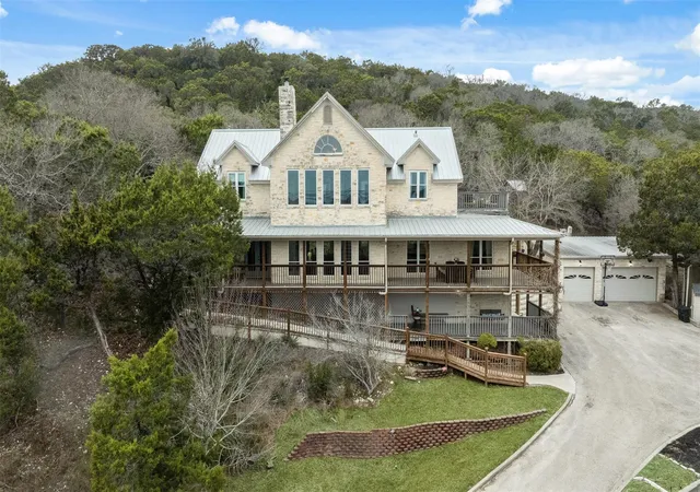 Homes for sale in Belton, TX | 5926 Lakeside Dr, Belton, TX 76513 | MLS# 6115455